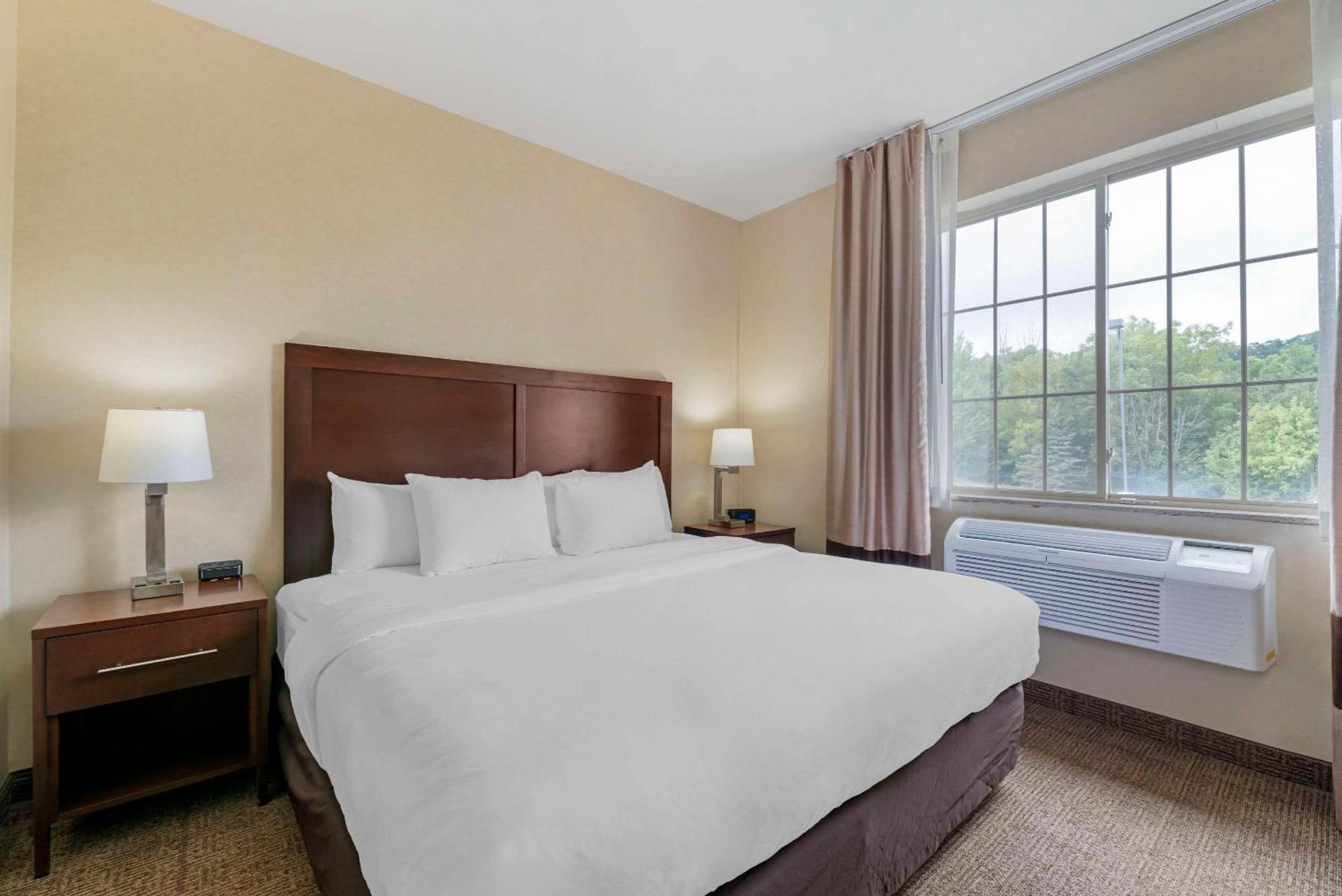 Comfort Suites Lake Geneva East Екстер'єр фото