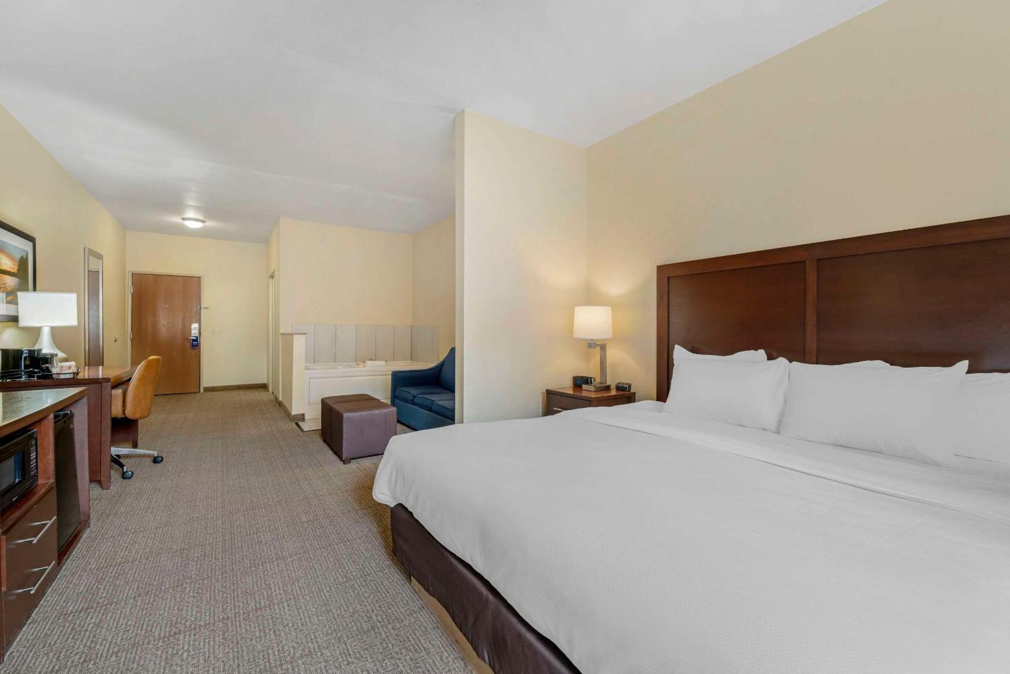 Comfort Suites Lake Geneva East Екстер'єр фото